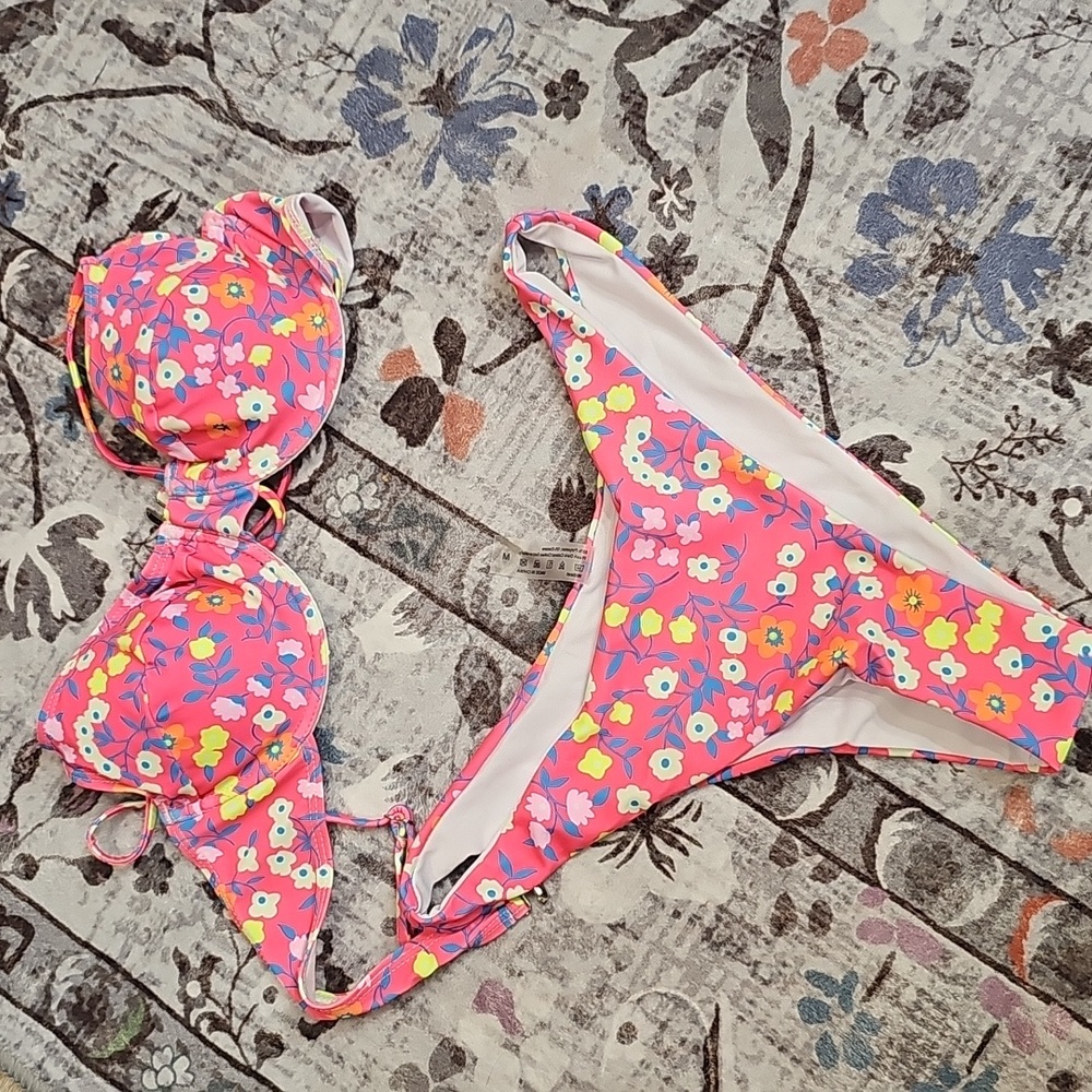 Pink Floral Bikini, Underwire, Flattering, Nwt
